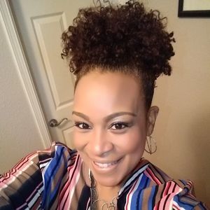 Meet your Posher, Stephanie